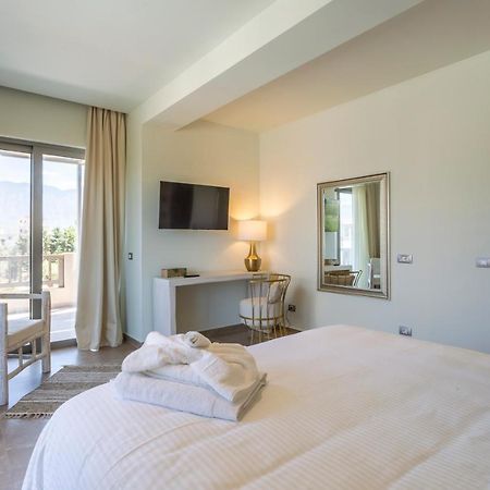Elysian Luxury Hotel And Spa カラマタ エクステリア 写真